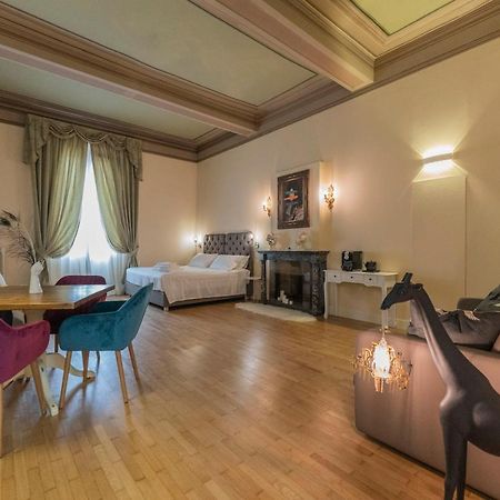 Aldrovandi Luxury Suites And Apartment Болоня Екстериор снимка