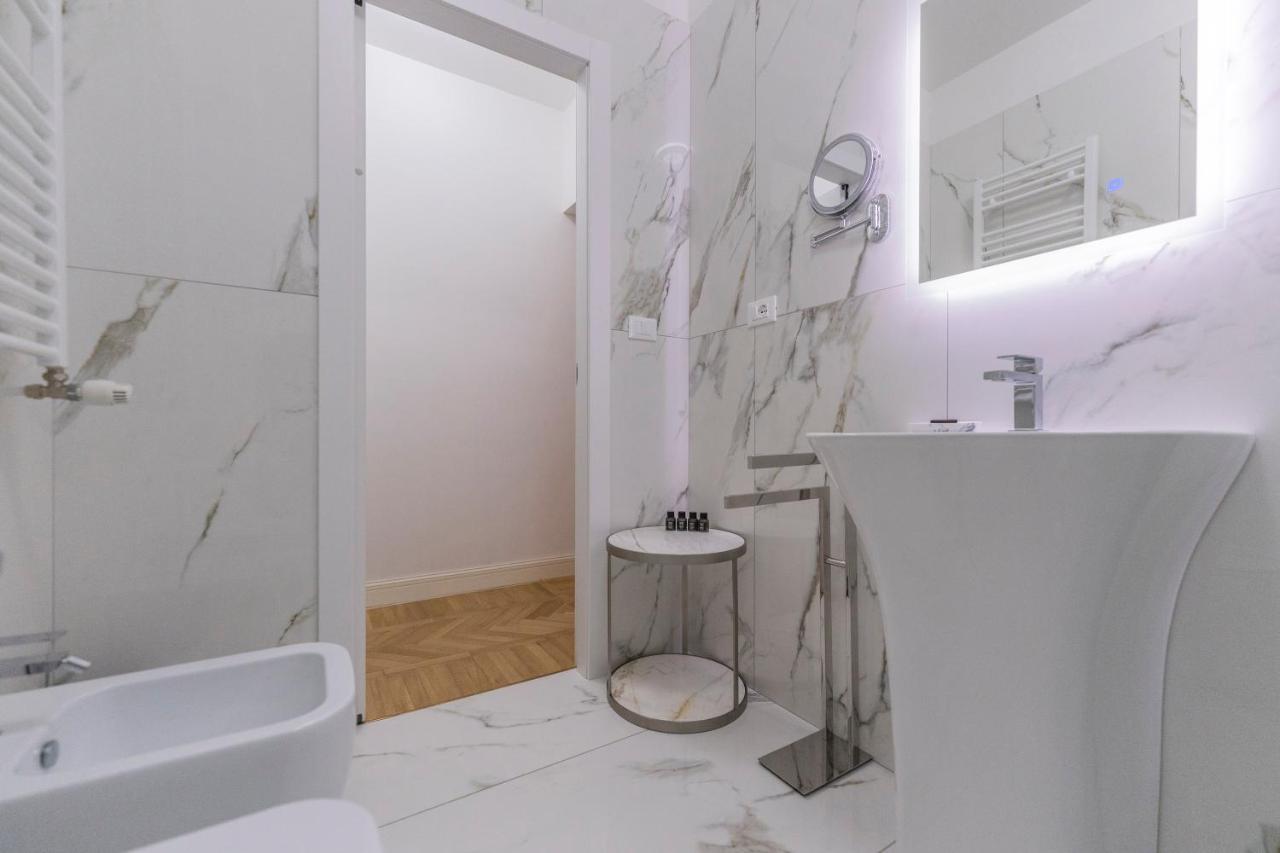 Aldrovandi Luxury Suites And Apartment Болоня Екстериор снимка