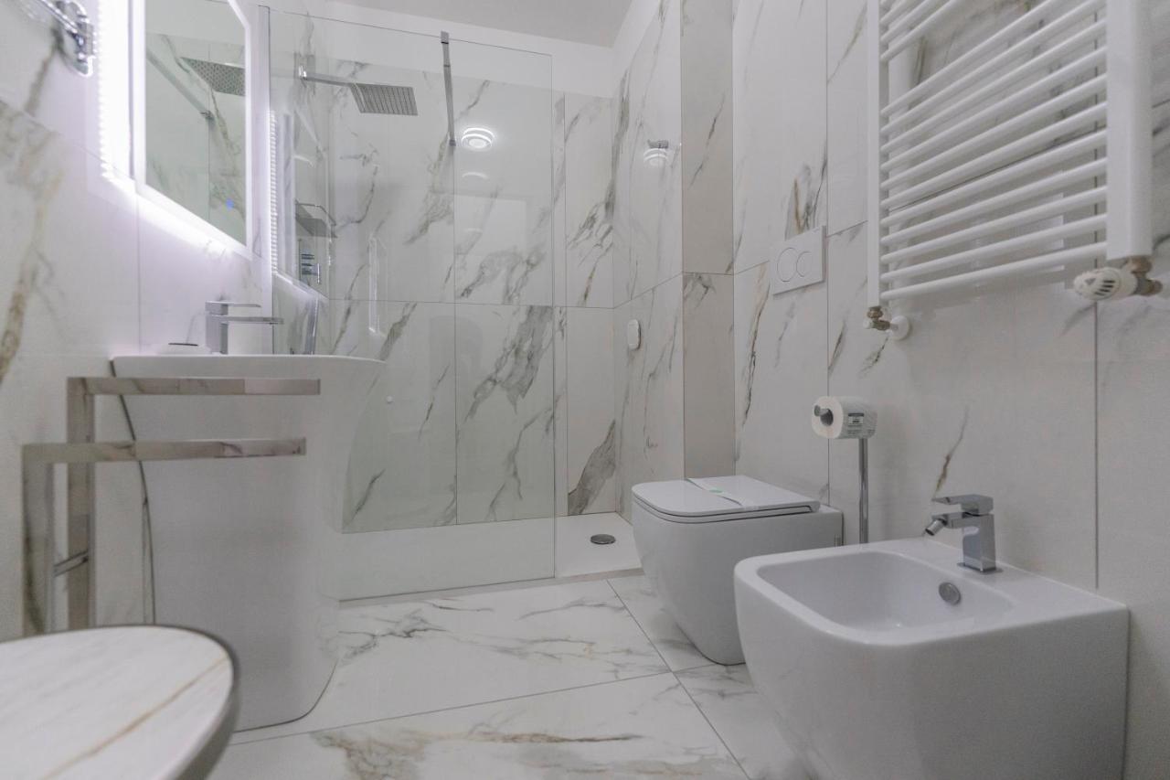 Aldrovandi Luxury Suites And Apartment Болоня Екстериор снимка