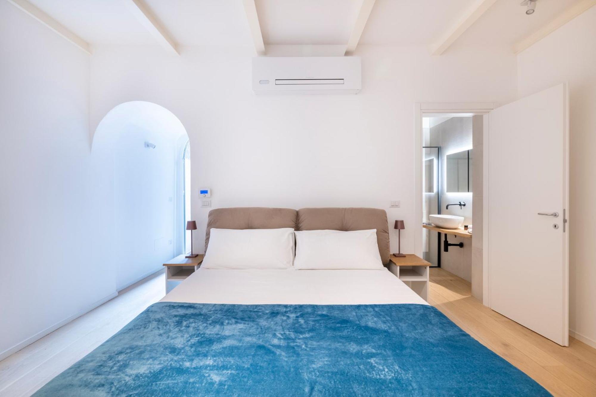 Aldrovandi Luxury Suites And Apartment Болоня Екстериор снимка