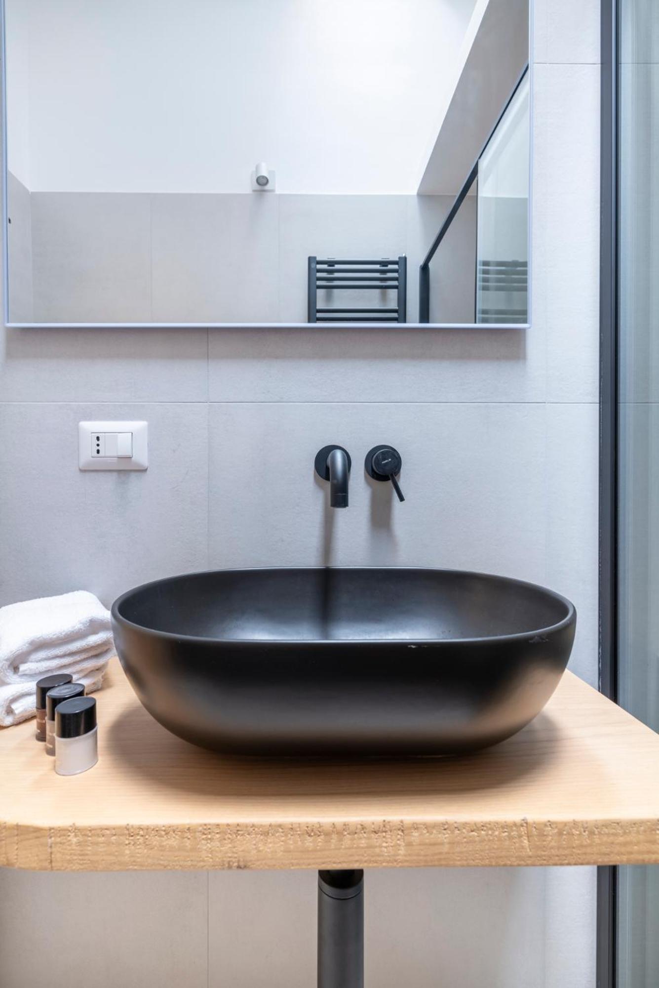 Aldrovandi Luxury Suites And Apartment Болоня Екстериор снимка