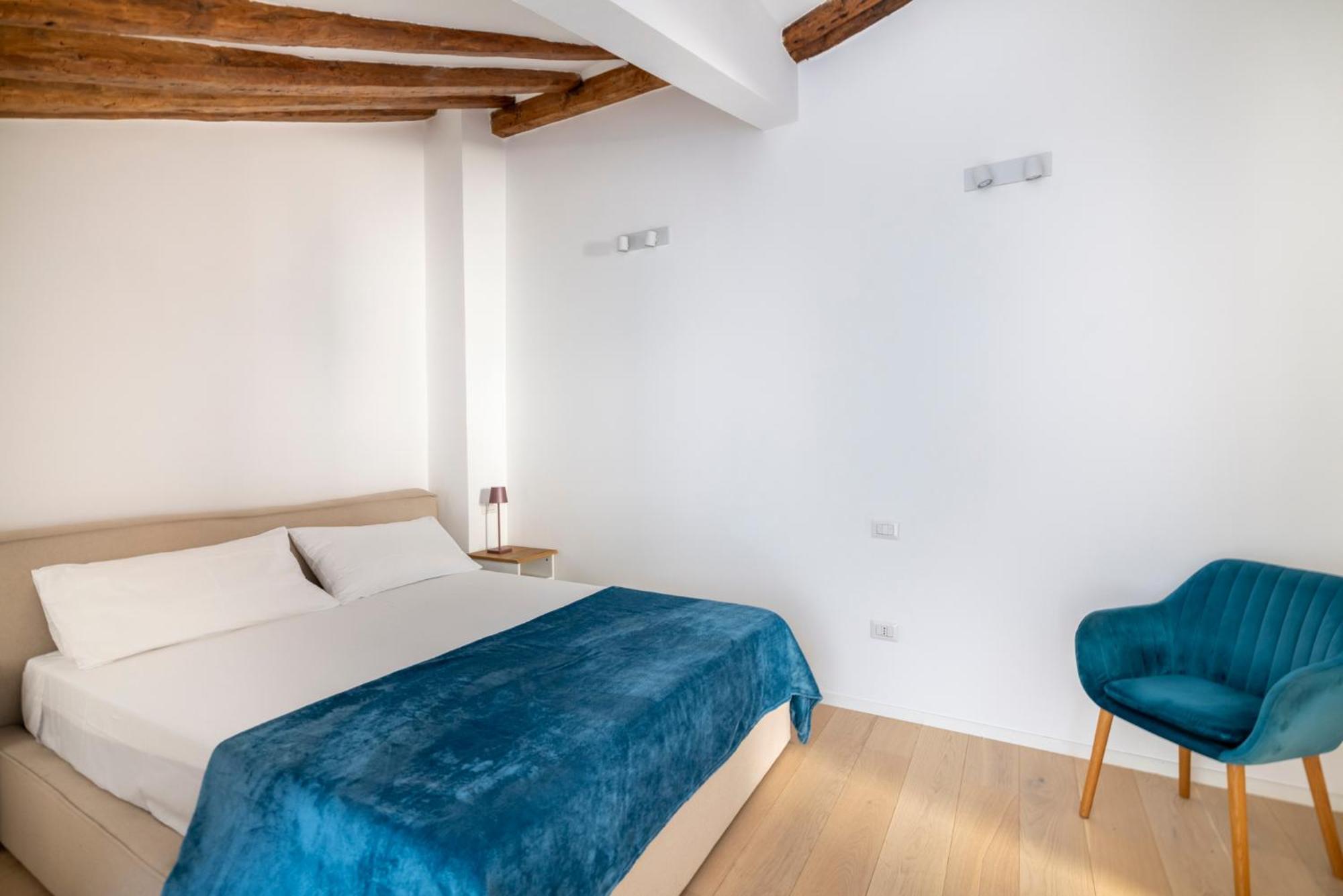 Aldrovandi Luxury Suites And Apartment Болоня Екстериор снимка