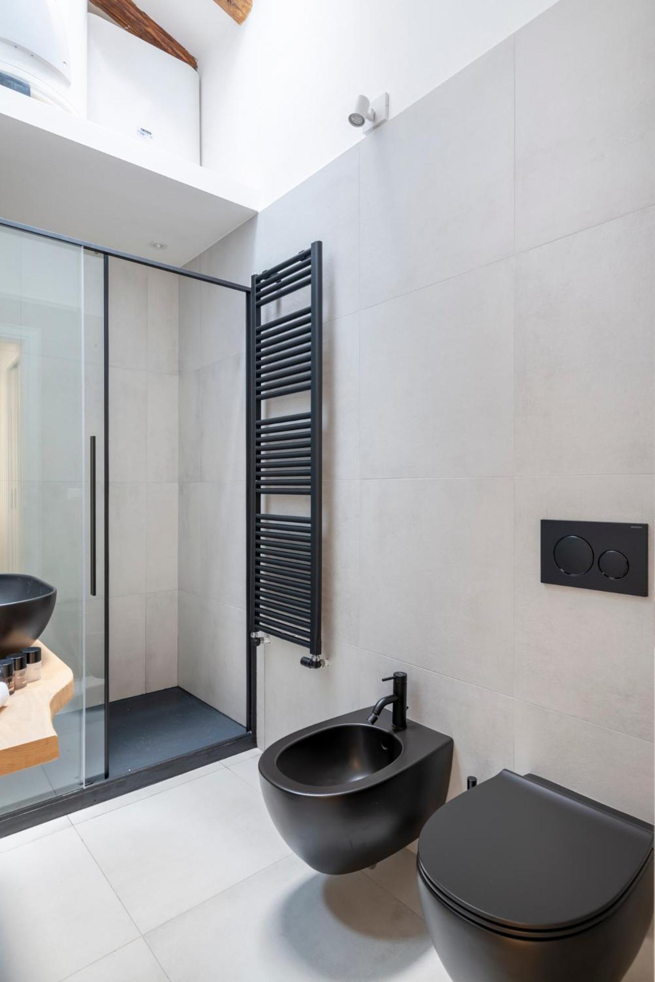 Aldrovandi Luxury Suites And Apartment Болоня Екстериор снимка