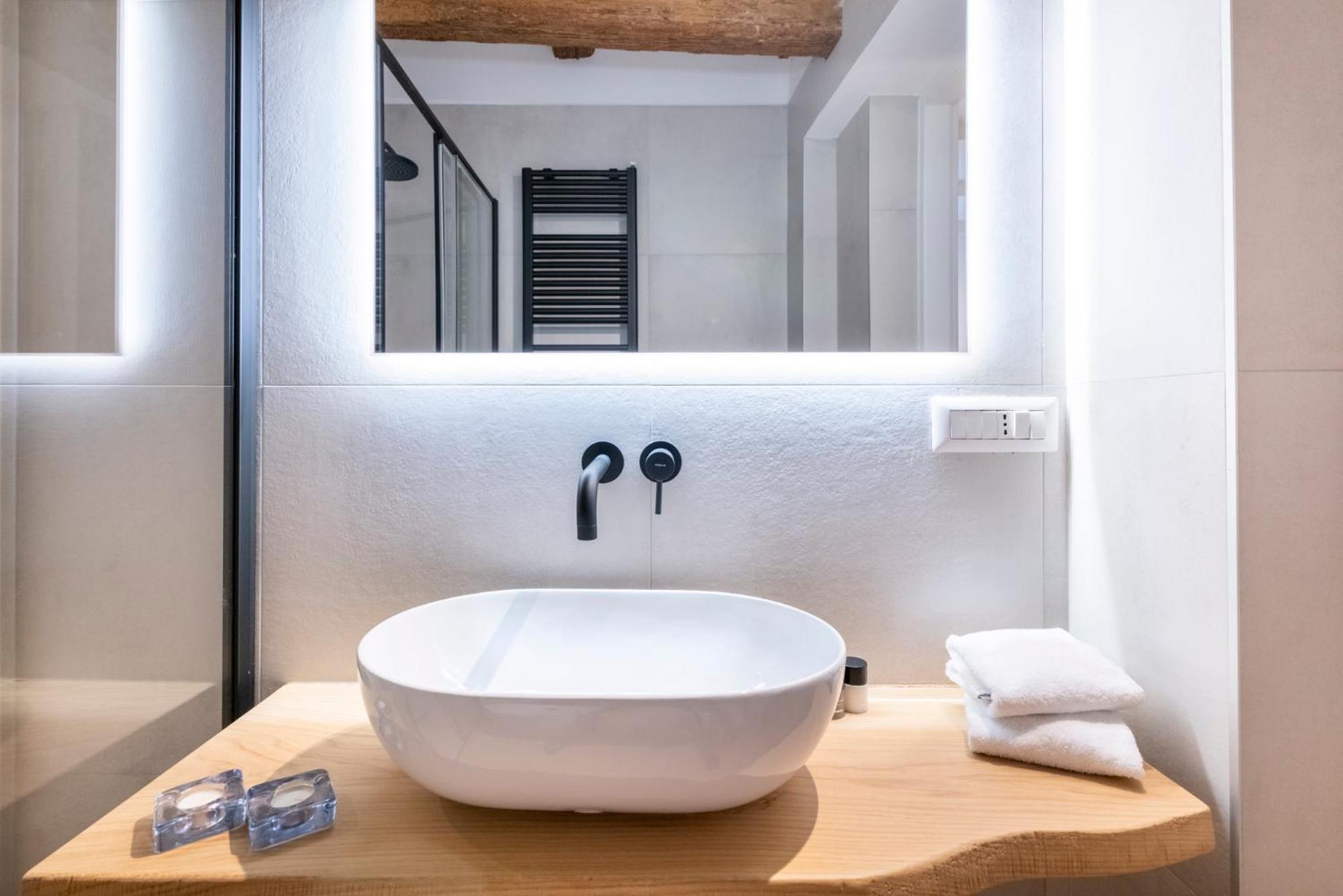 Aldrovandi Luxury Suites And Apartment Болоня Екстериор снимка
