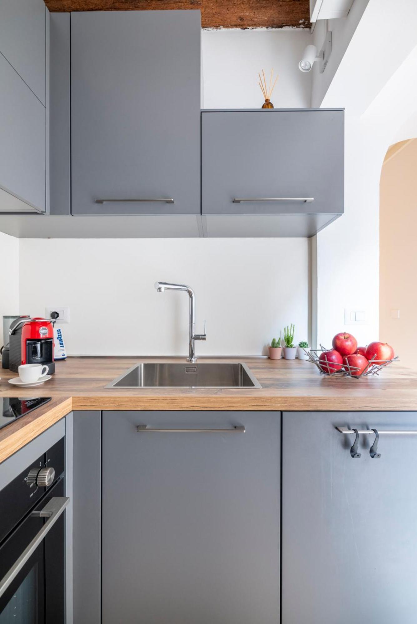 Aldrovandi Luxury Suites And Apartment Болоня Екстериор снимка
