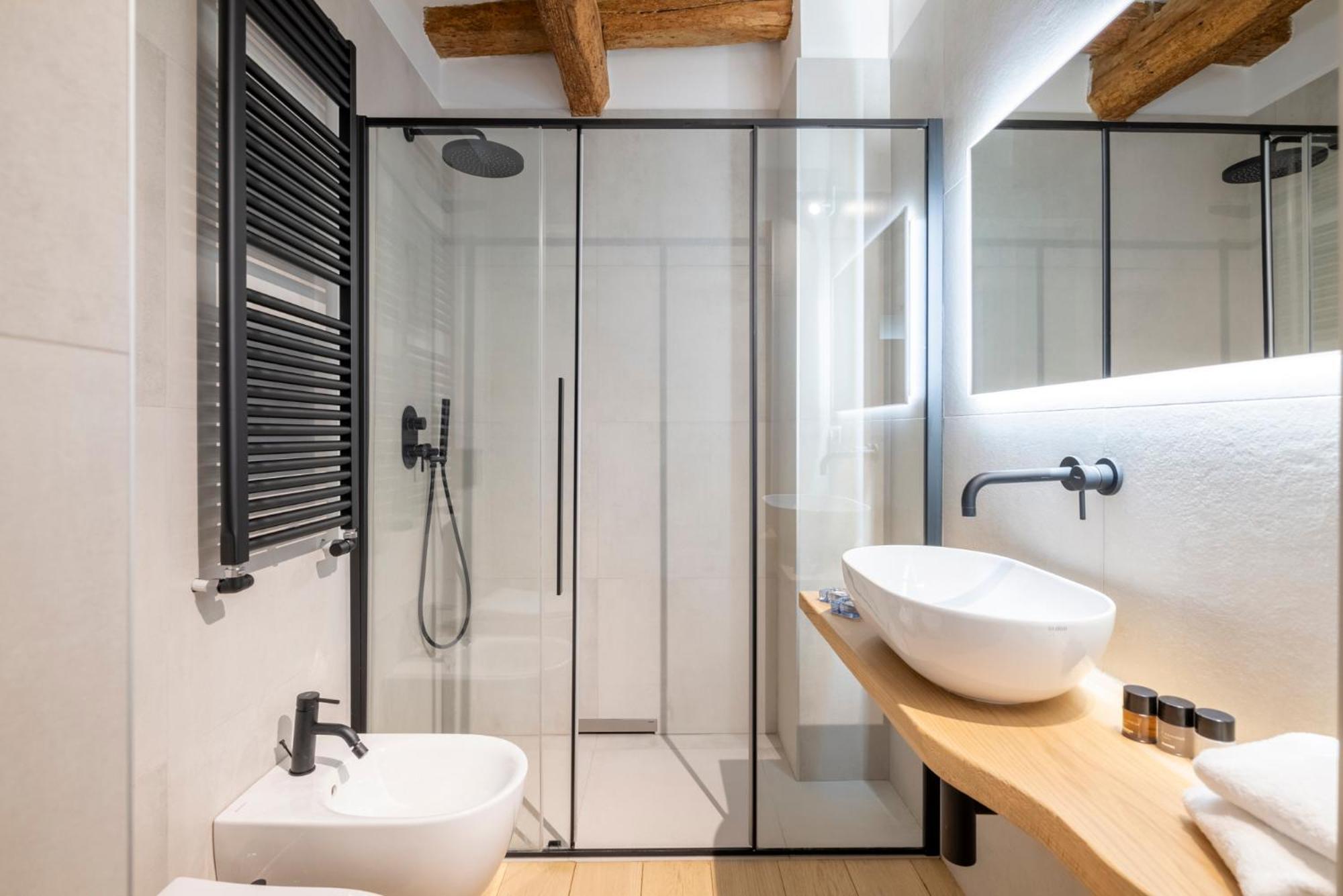 Aldrovandi Luxury Suites And Apartment Болоня Екстериор снимка